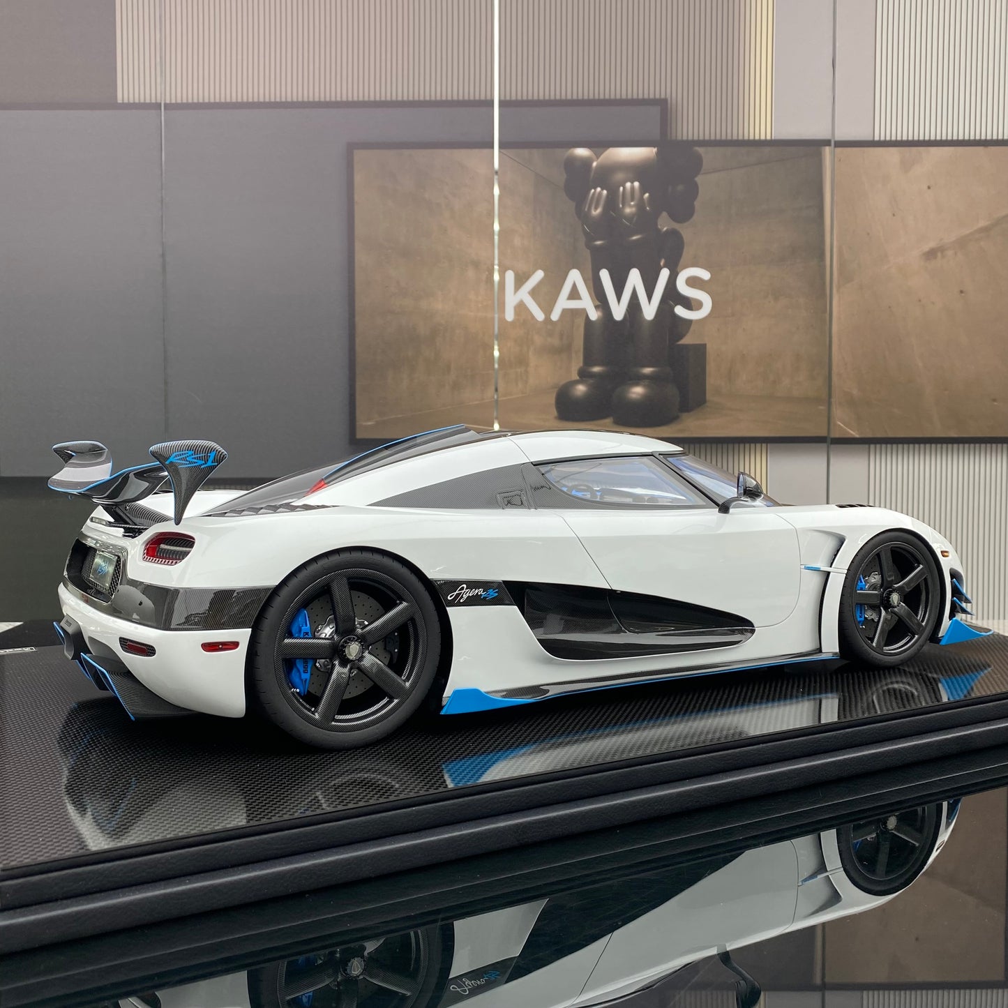 FRONTIART 1/8 Koenigsegg RS1 Pearl White Limited Edition Car Model Collection