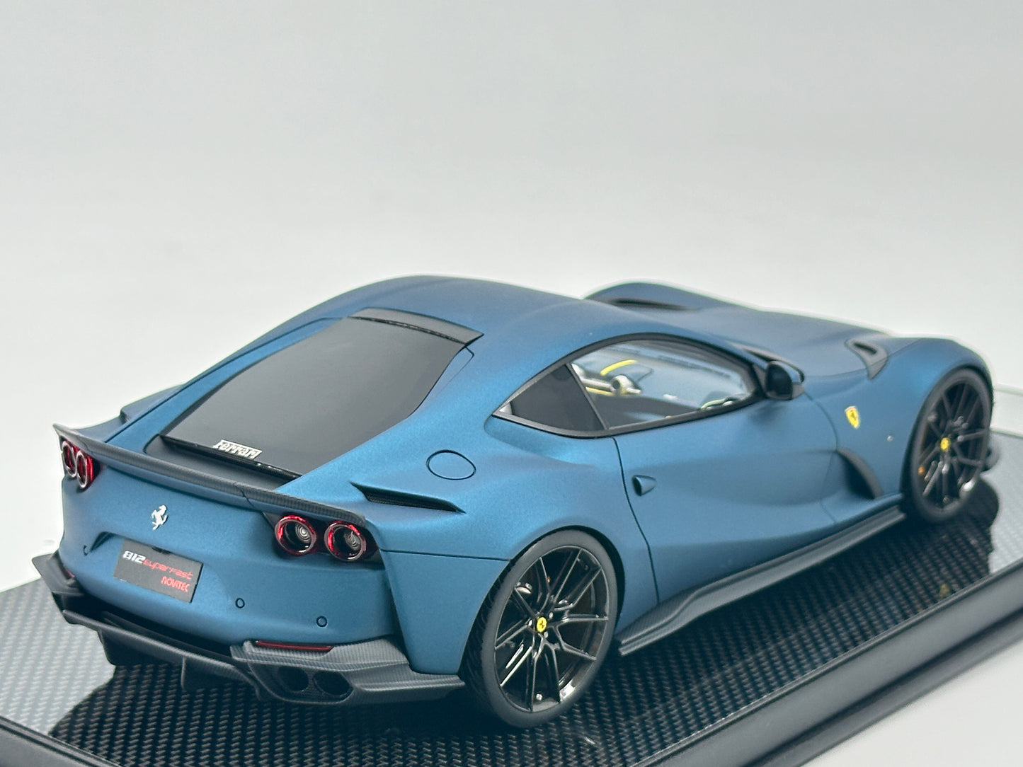 DINOMDOEL 1/18 Ferrari 812 SUPERFAST Black Base Matte Blue Car Model Birthday Gift