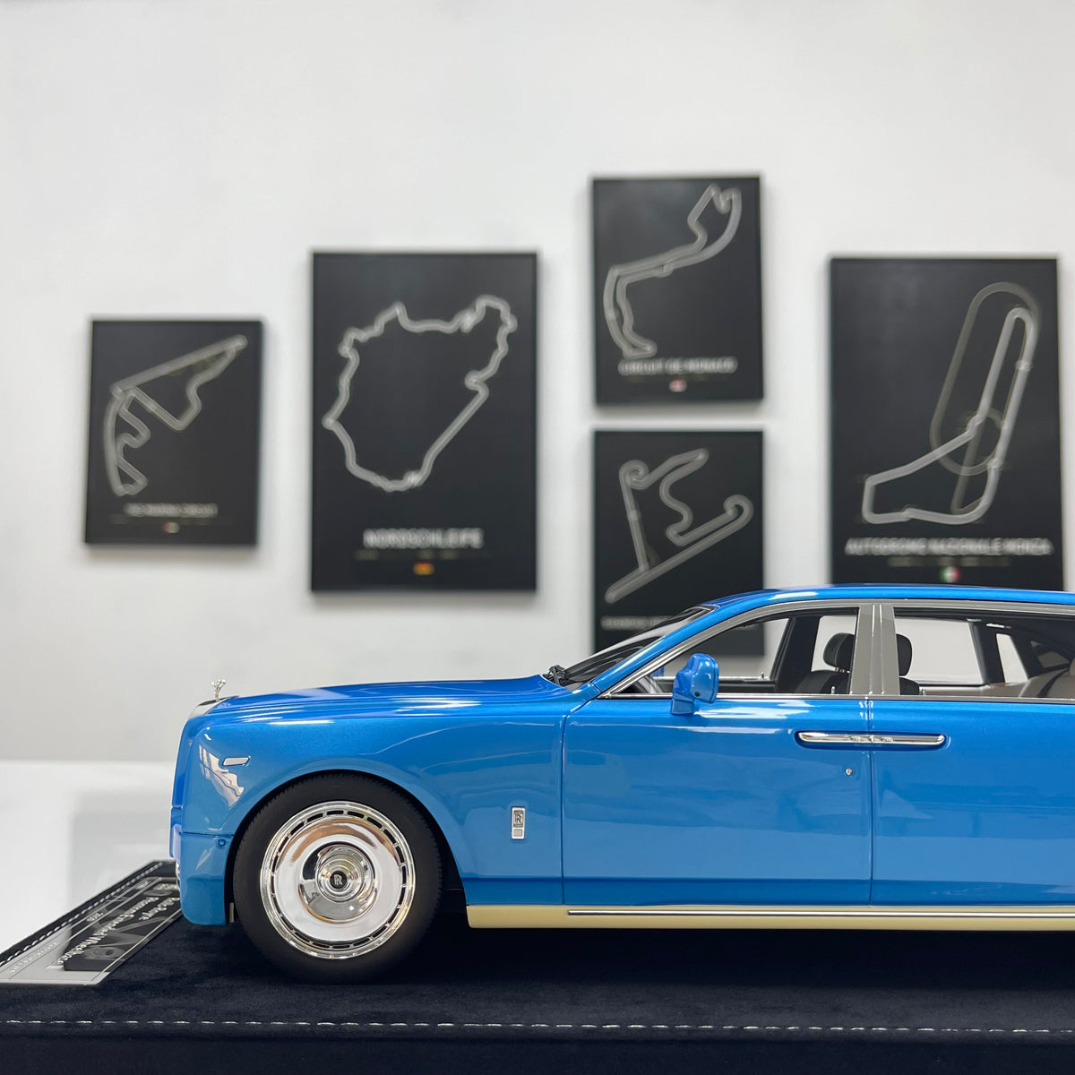HH Model 1/18 Rolls-Royce Phantom Regatta Edition HH739