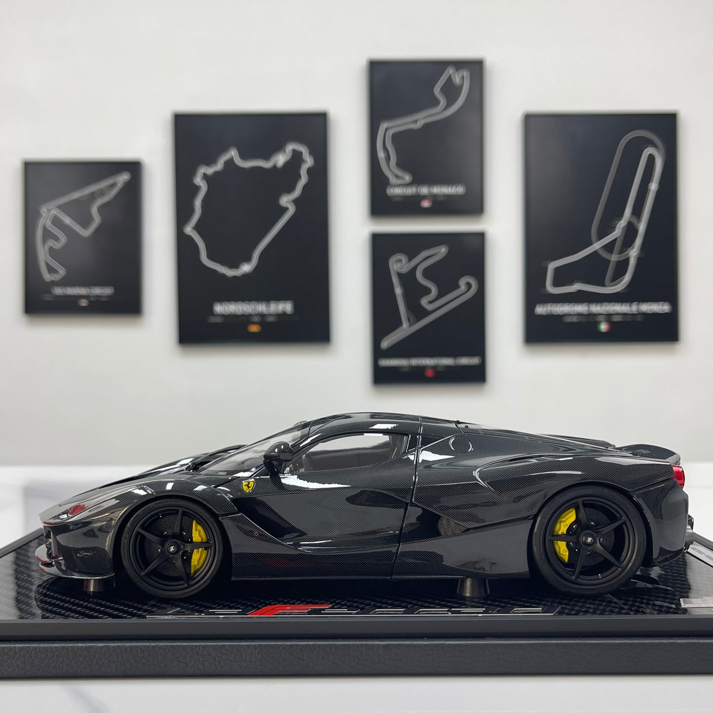 BBR 1/18 Ferrari LaFerrari, Alloy Alloy Fully Open, Carbon Fiber Sole, Black Knight BBR182244A
