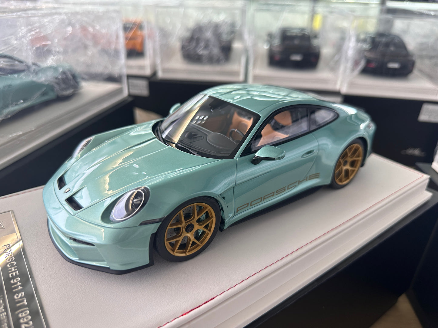 IVY 1/18 Porsche 911 S/T (992)