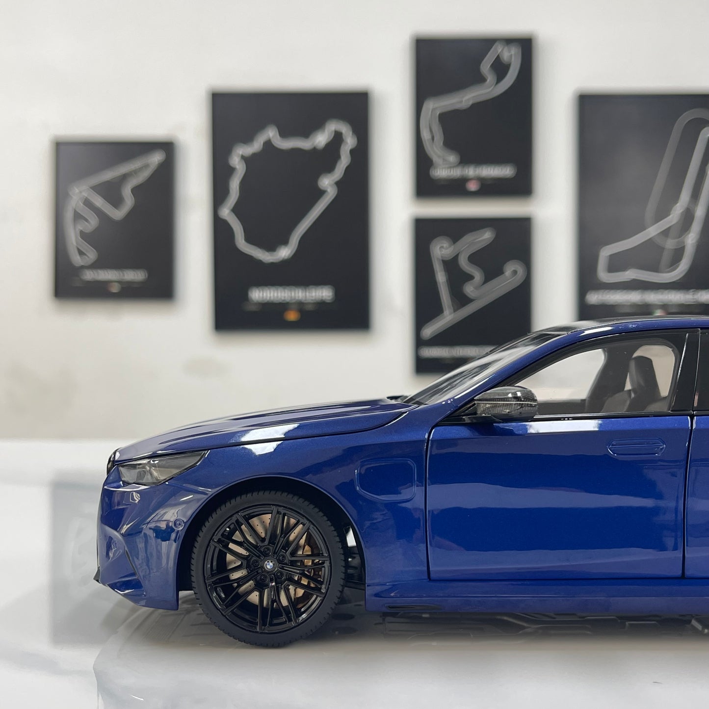 MINICHAMPS 1/18 BMW M5 2024 Metallic Blue 110023802