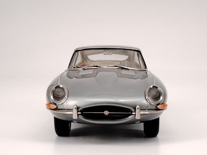 Kyosho 1/18 Jaguar E TYPE alloy simulation model car birthday gift ornaments