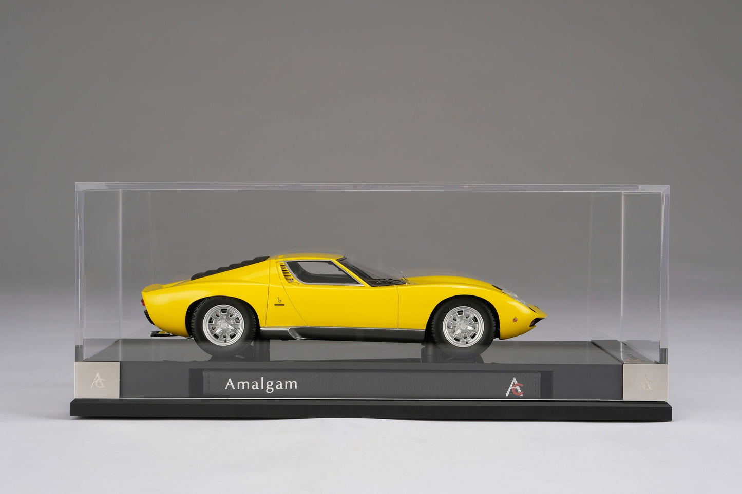 Amalgam 1/18 Lamborghini Miura P400 SV simulation car model