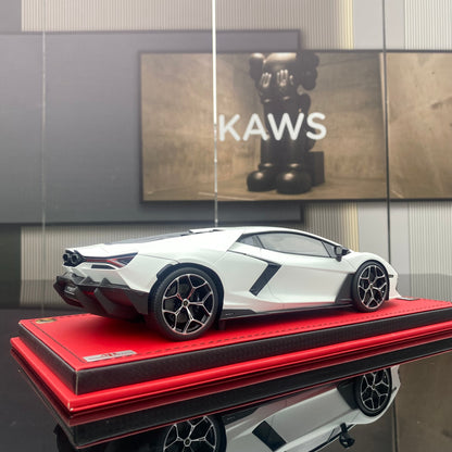 Colección de adornos de simulación de coche Lamborghini Reveulto Starlight White a escala 1/18