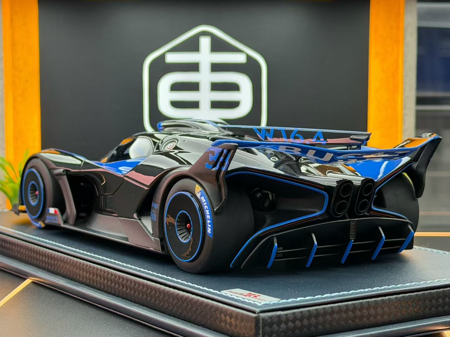 MR 1:18 Bugatti Bolide Blue 541/649 DDJ048