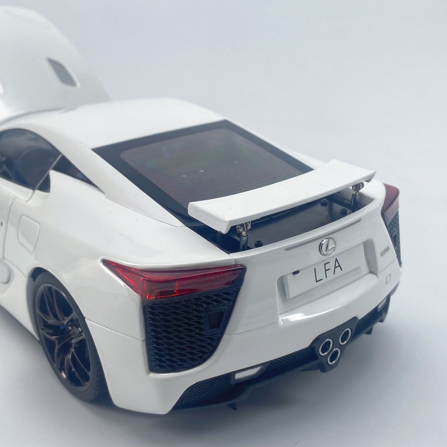 WELL 1/18 Lexus LFA white alloy simulation model car ornaments