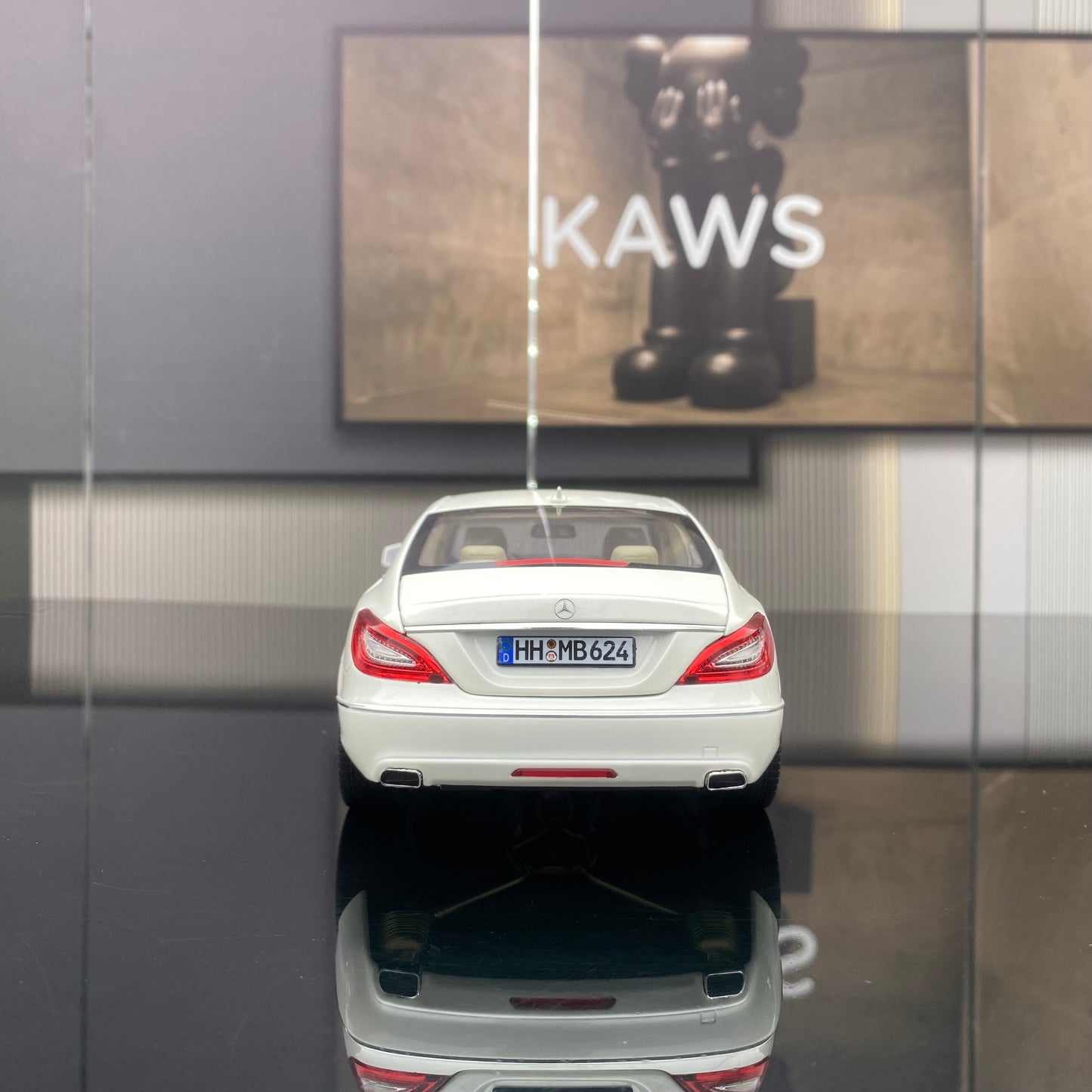 NOREV 1/18 Mercedes-Benz CLS Coupe 2011 Alloy Fully Open White Simulation Car Model Ornament
