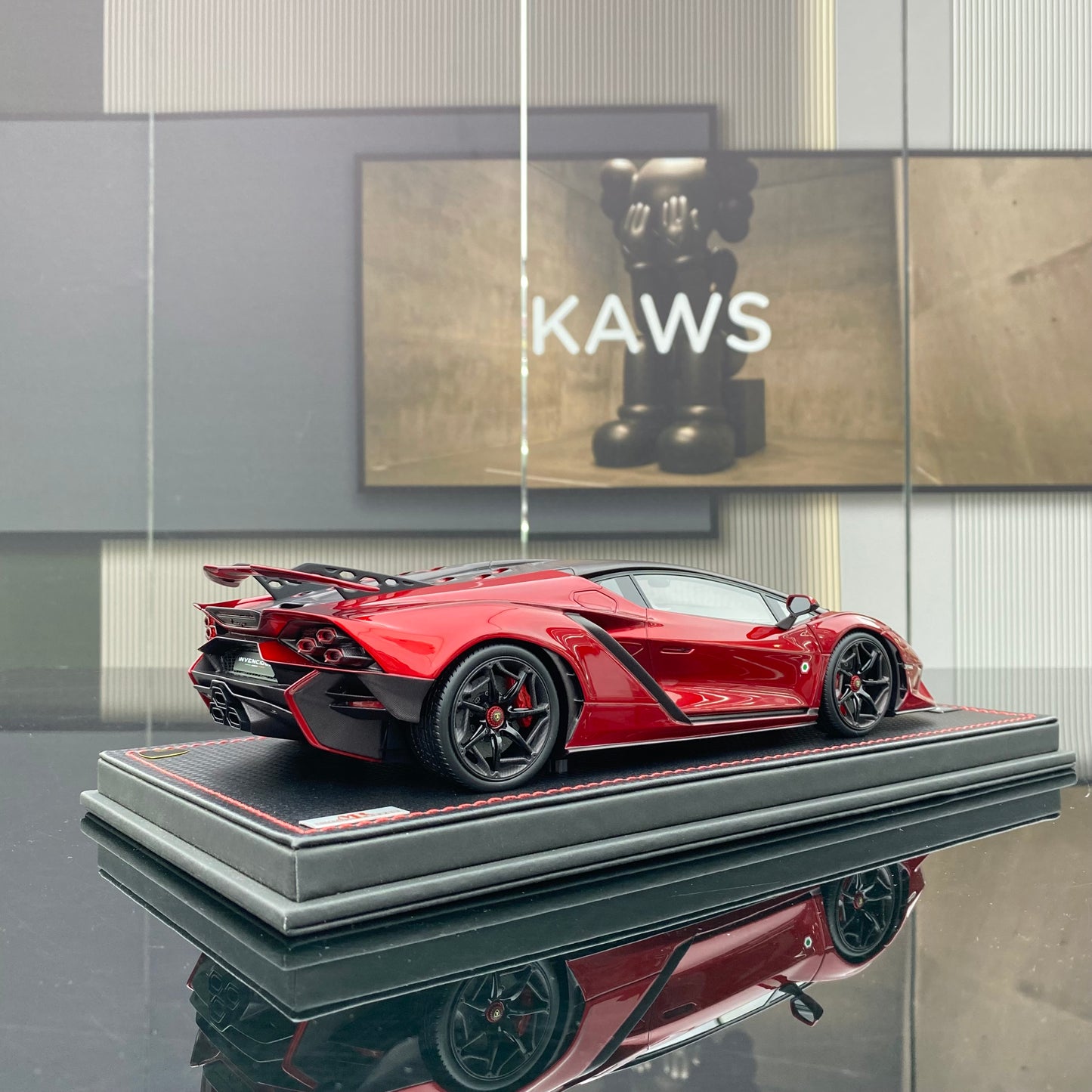 MR 1/18 Lamborghini Invencible coche deportivo con techo rígido rojo metalizado modelo de coche de edición limitada
