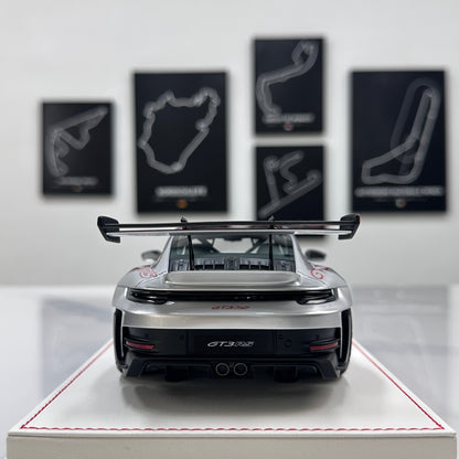 GH MODEL 1/18 Porsche 992 GT3RS Red Seals/GT Silver Limited Edition Model Car