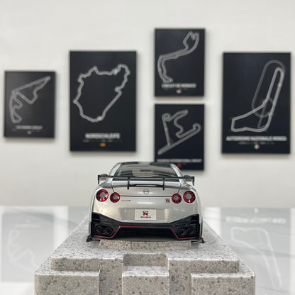 MOTORHELIX 1/18 Nissan GT-R NISMO (R35) Special Edition 2022 Ultimate Metallic Silver Alloy Model Car