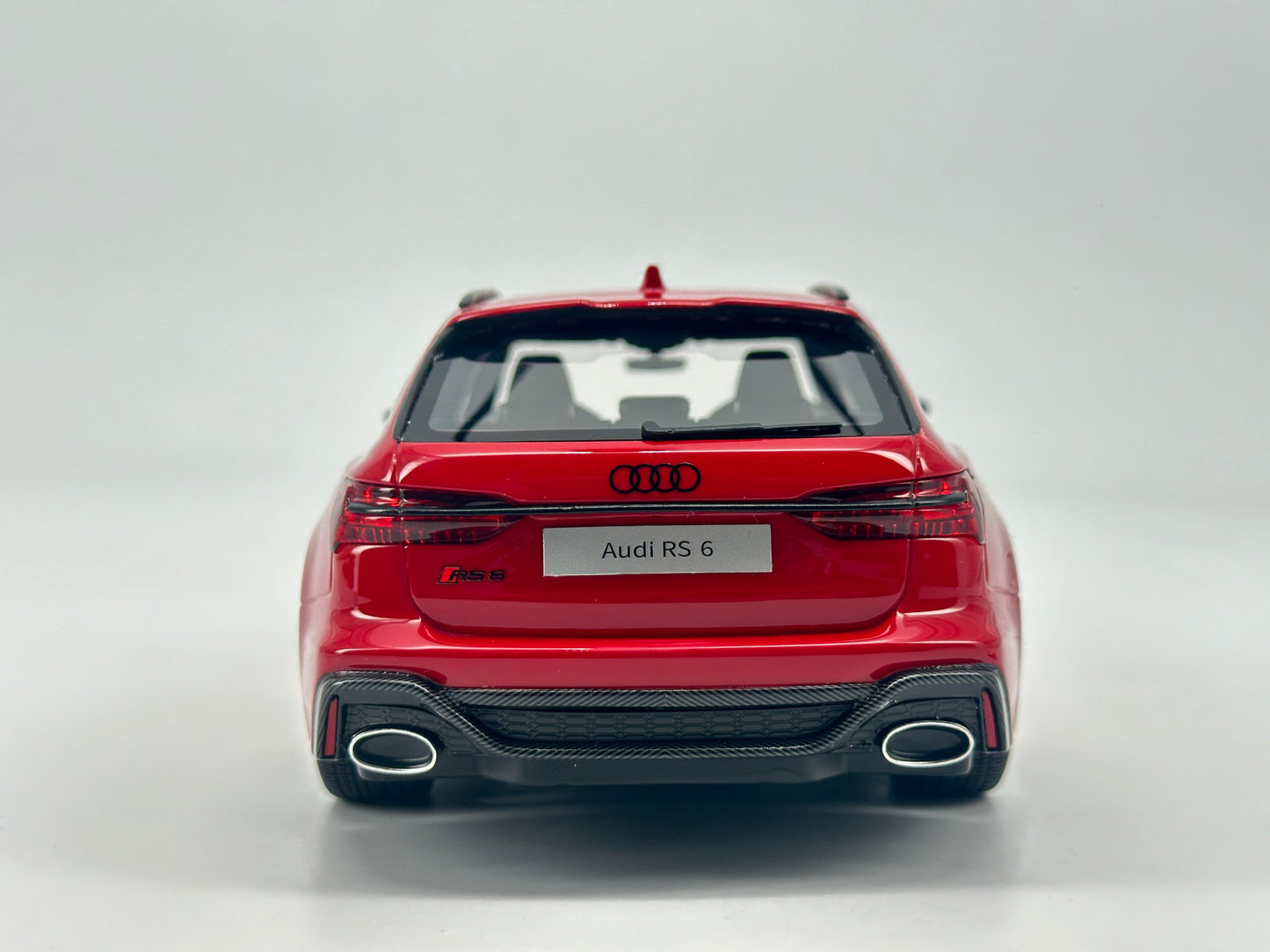 TOPSPEED 1/18 Audi AUDI RS6 AVANT Simulation Car Model Ornaments Closed