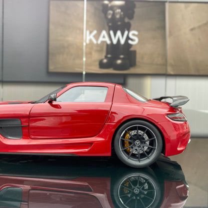 MINICHAMPS 1/18 Mercedes-Benz AMG SLS Black Series Aleación roja Modelo de coche de simulación totalmente abierto Colección de adornos