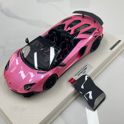 MAKEUP 1/18 Lamborghini Aventador LP750-4 SV Roadster (2015) – Pink (EML007H)