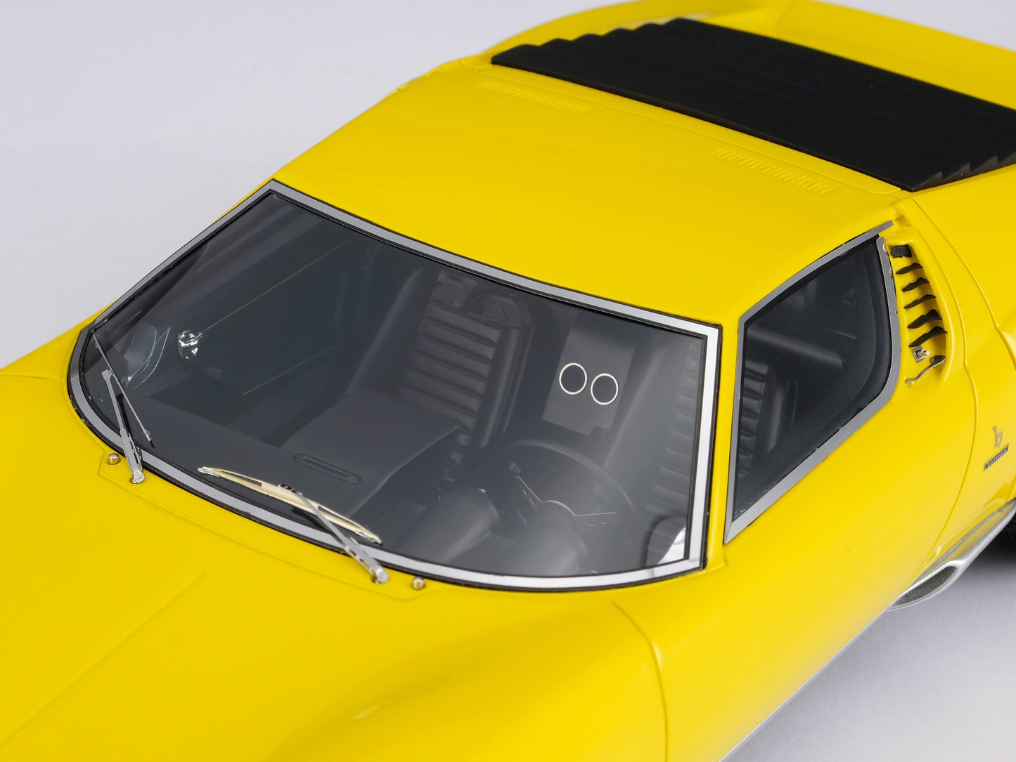Amalgam 1/18 Lamborghini Miura P400 SV simulation car model