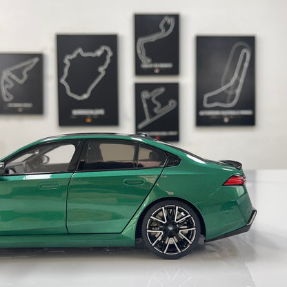 MINICHAMPS 1/18 BMW M5 2024 Metallic Green 110023800