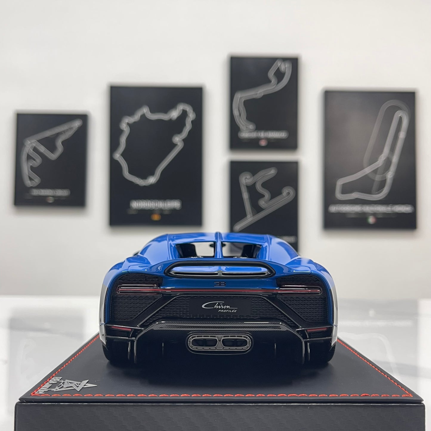 BBA MODEL 1/18 Bugatti Chiron Profilée Blue