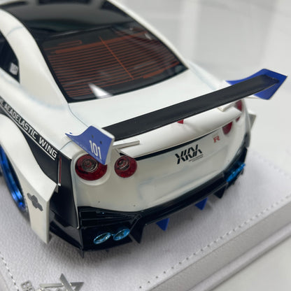 BBA MODEL 1/18 Nissan GTR 35GT-RR Gundam-themed Limited Edition Model Car