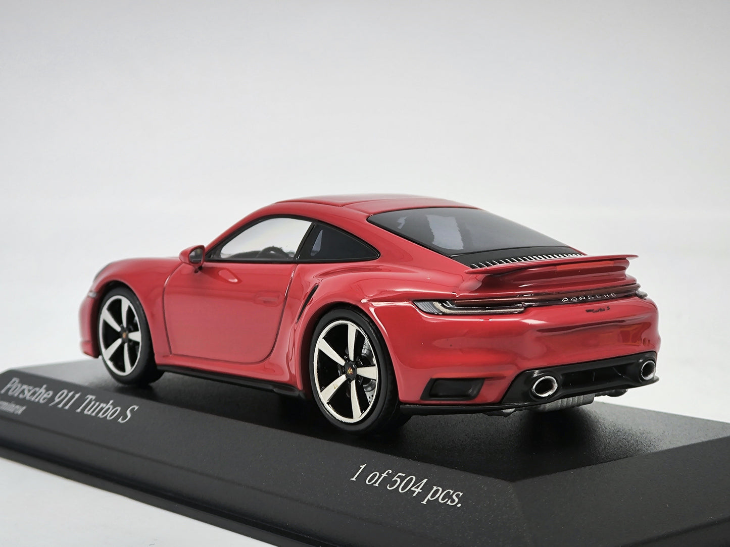 MINICHAMPS 1/43 Porsche 911 turbos alloy car model