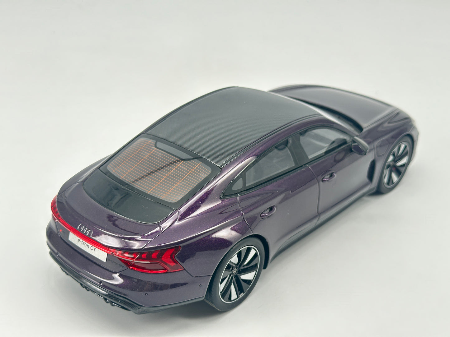 GT Spirit 1/18 Audi RS E-TRON Purple New Energy Vehicle Model Ornaments