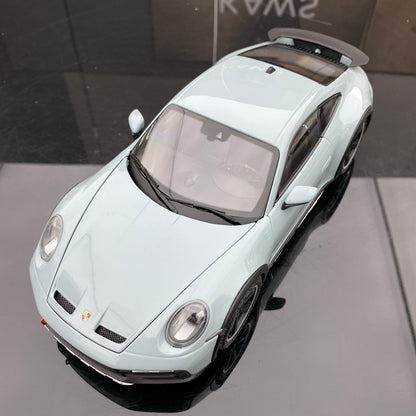 minichamps 1/18 Porsche 911 DAKAR BLUE WITH ROOF RACK alloy car model