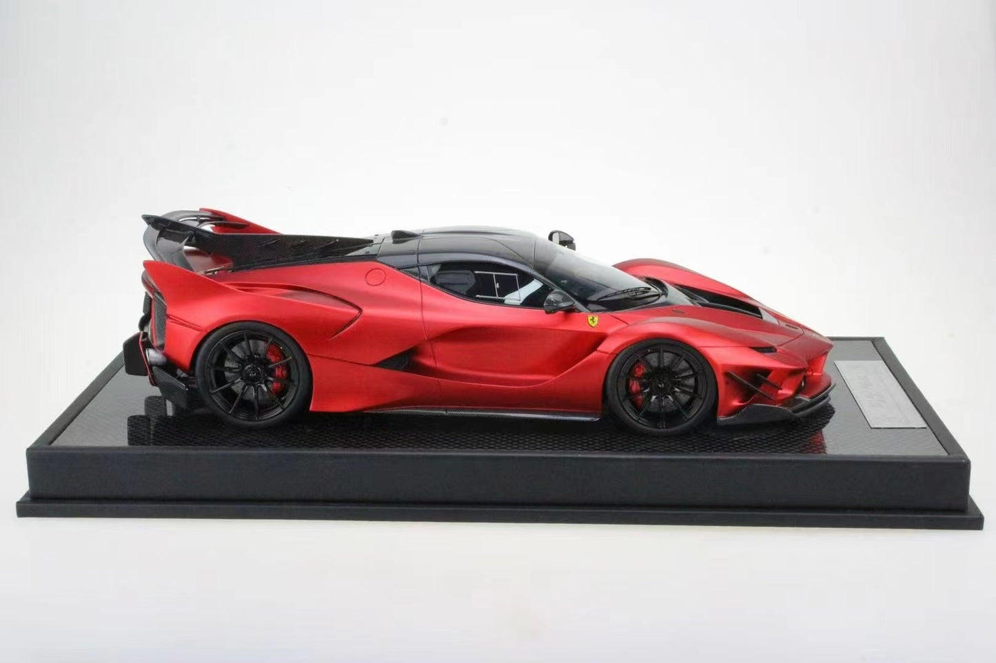 Runner 1/18 Ferrari FXX K EVO resin model