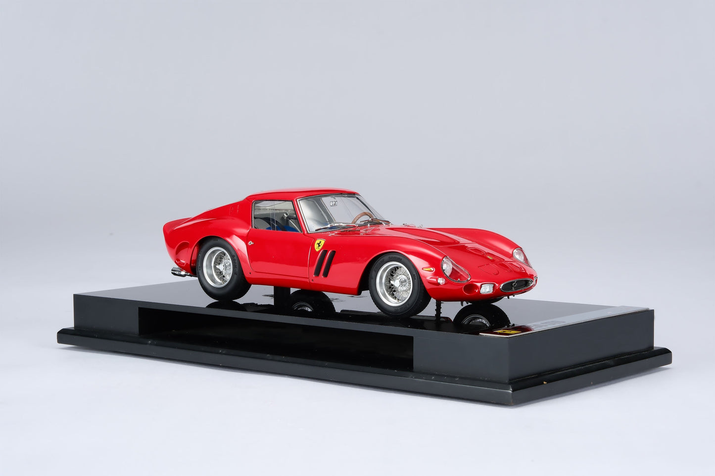 Amalgam 1/18 Ferrari 250GTO road version resin enclosed car model