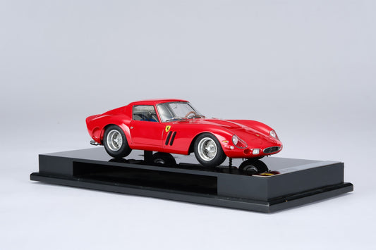 Amalgam 1/18 Ferrari 250GTO road version resin enclosed car model