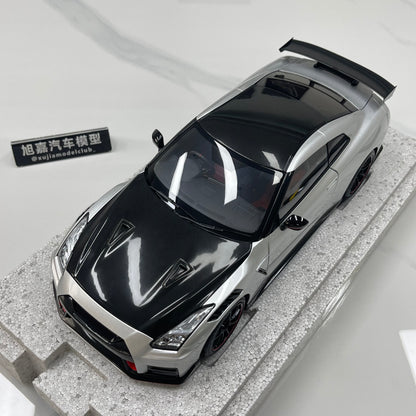 MOTORHELIX 1/18 Nissan GT-R NISMO (R35) Special Edition 2022 Ultimate Metallic Silver Alloy Model Car