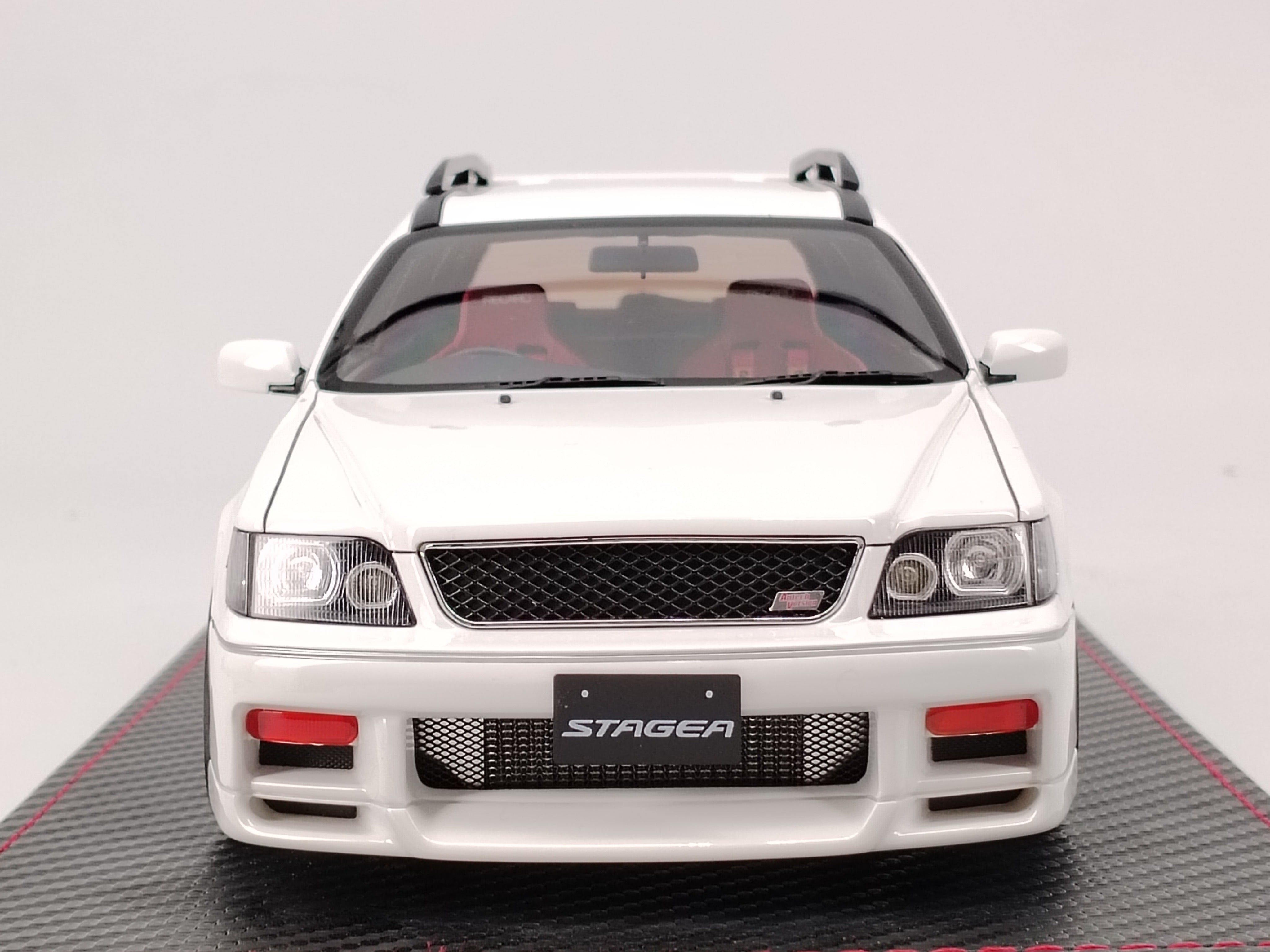 Ignition Model 1/18 Nissan STAGEA 260RS WGNC34 with engine