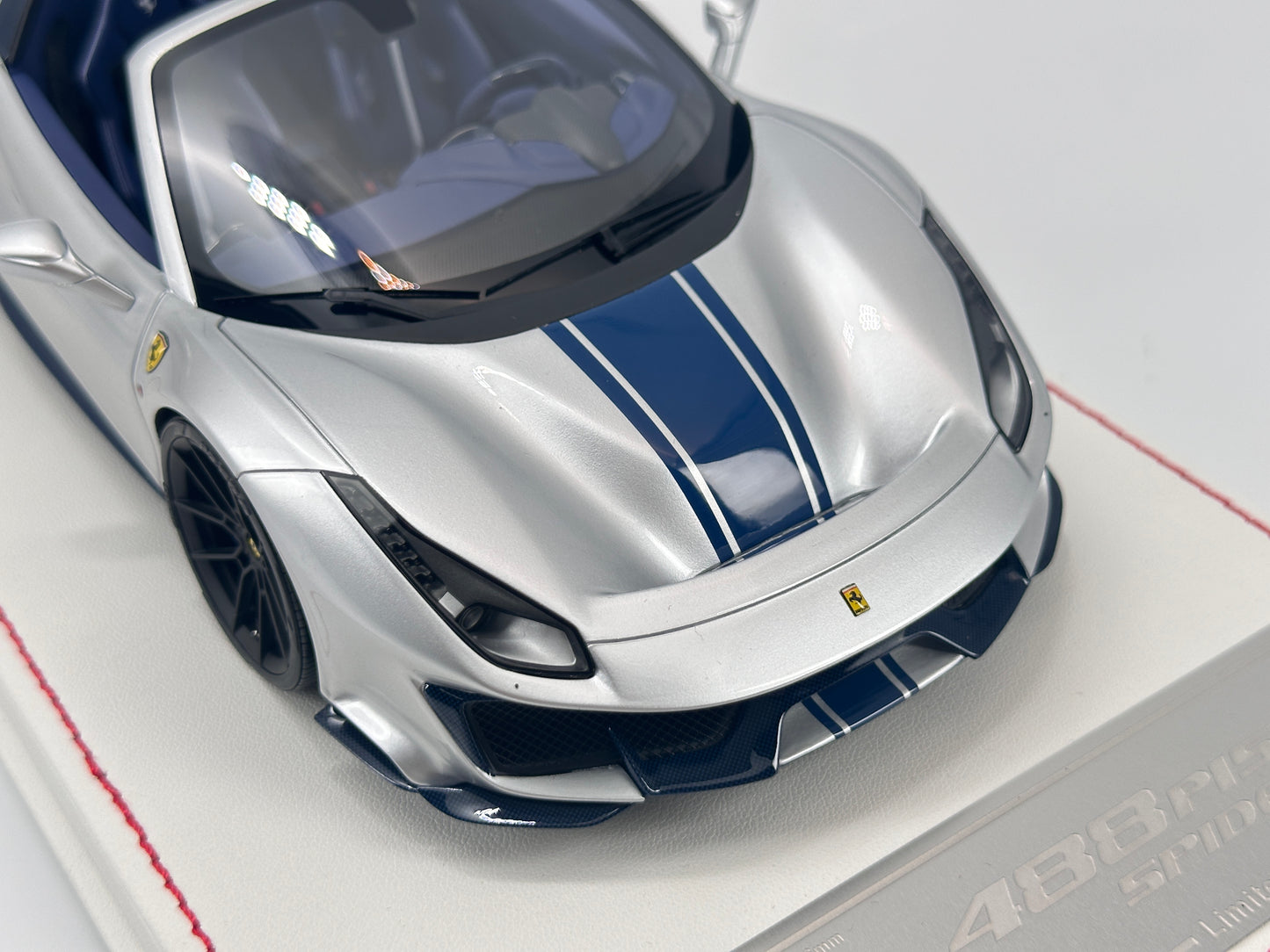 DM 1/18 Ferrari 488 Pista Spider White Base with Metallic Silver/Blue Decals Simulated Car Model FPC015A