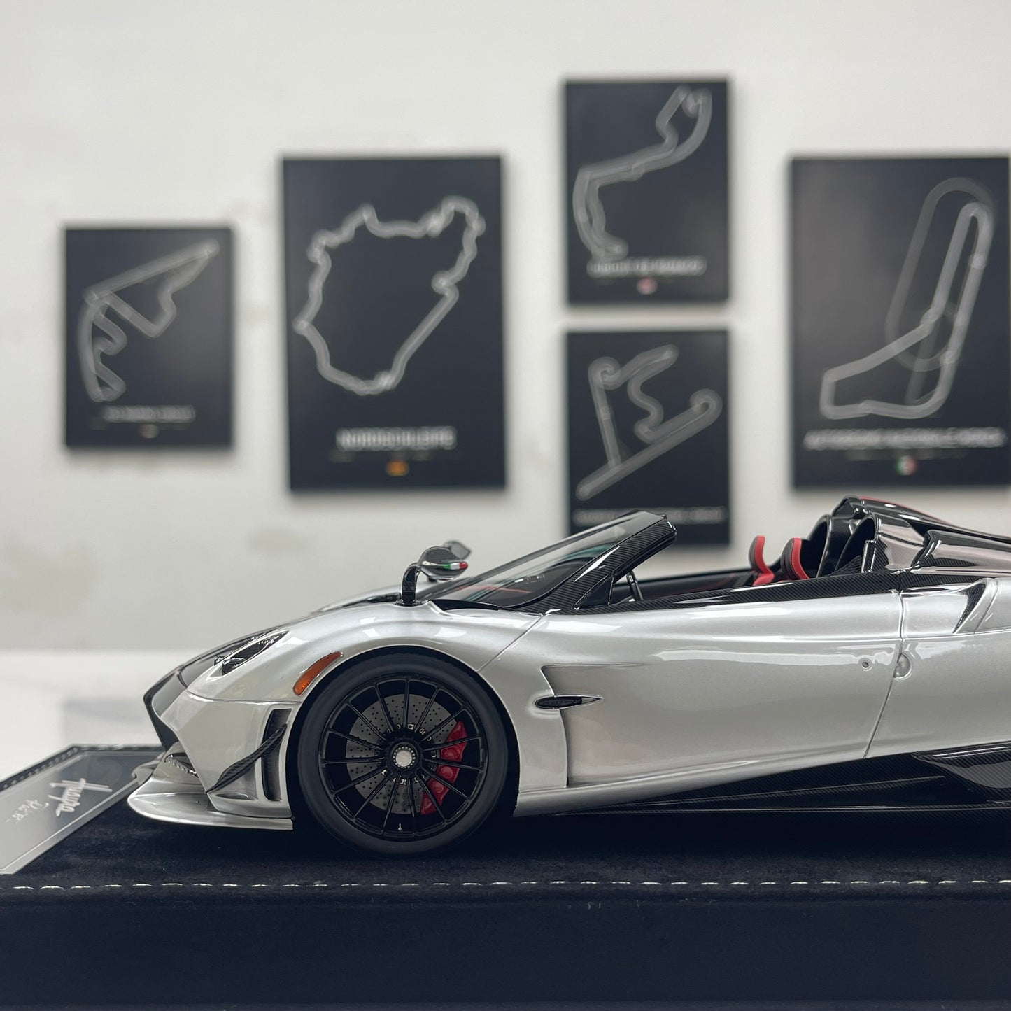 HH Model 1/18 Pagani Huayra Silver & Black Carbon HH662