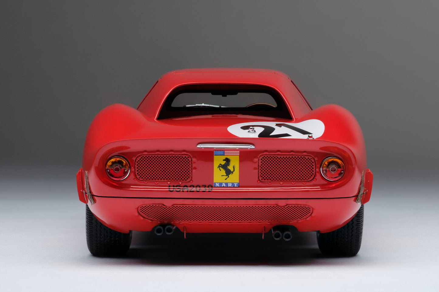 Amalgam 1/18 Ferrari 250 LM-1965 Le Mans Champion Simulation Car Model