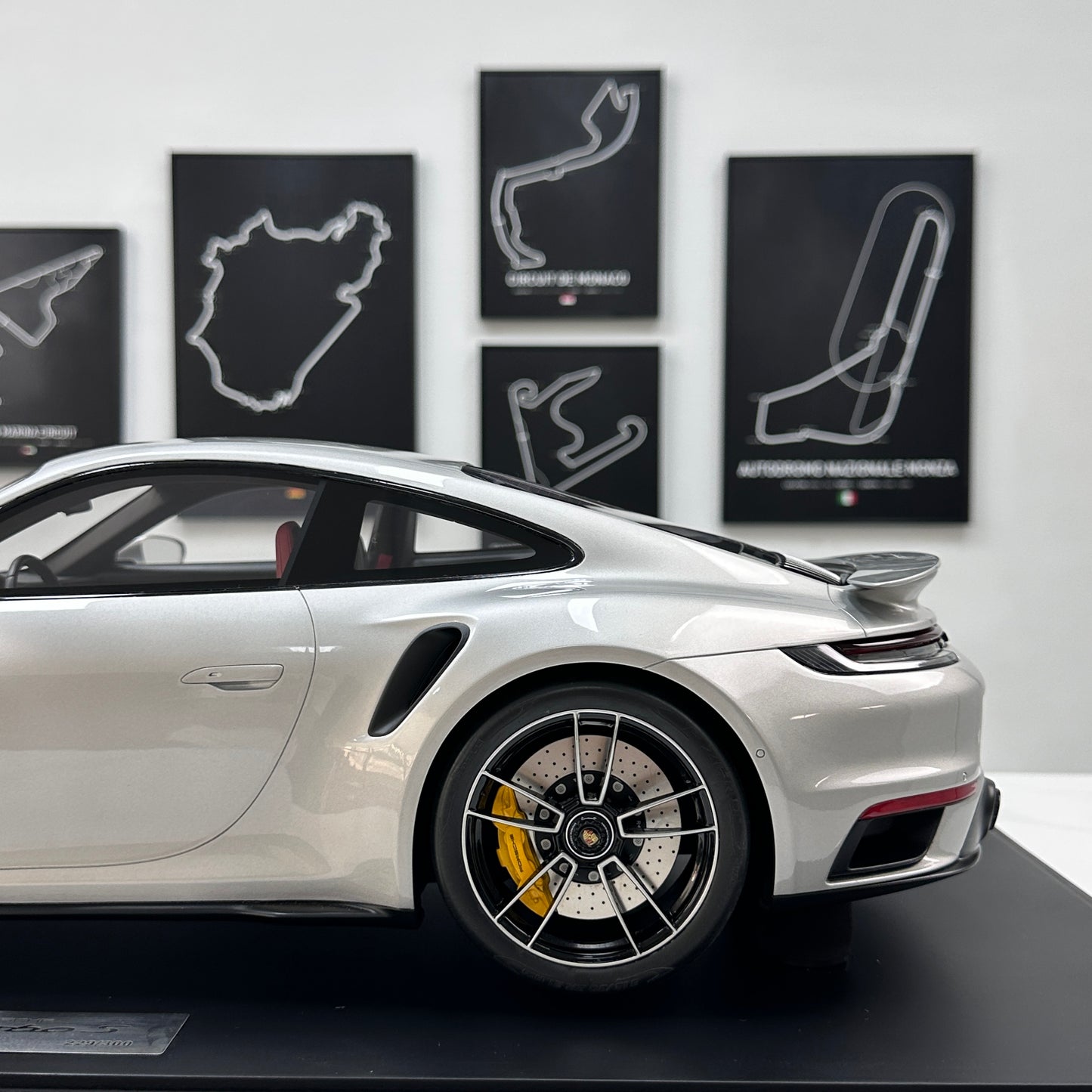 GT Spirit 1/8 Porsche 911 [992.1] Turbo S – Silver (GTS801801)