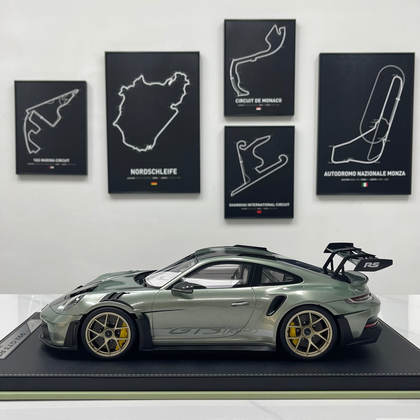 IVY 1/12 Porsche 992 GT3 RS City Bamboo Green and White Decals Limited Edition Model Car