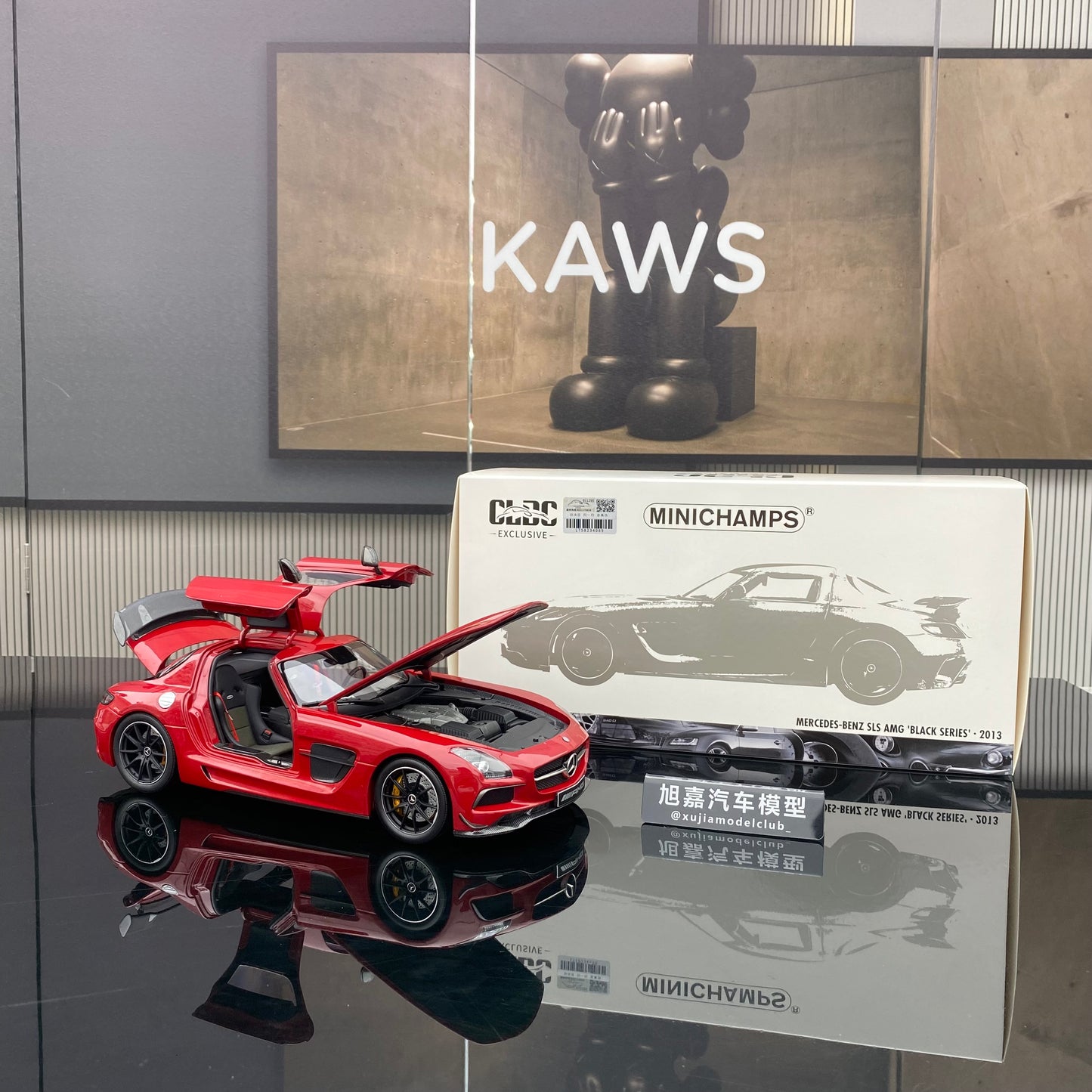 MINICHAMPS 1/18 Mercedes-Benz AMG SLS Black Series Aleación roja Modelo de coche de simulación totalmente abierto Colección de adornos