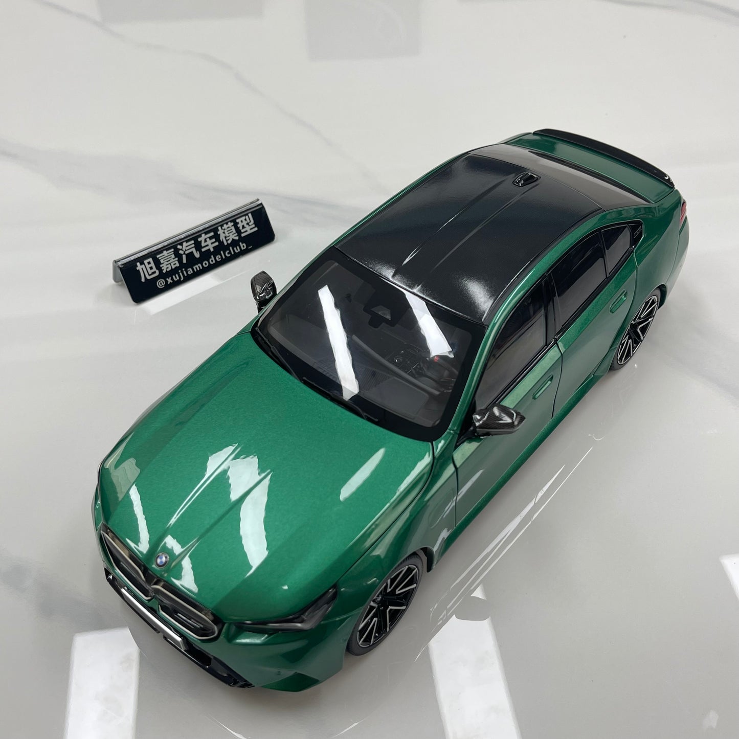 MINICHAMPS 1/18 BMW M5 2024 Metallic Green 110023800