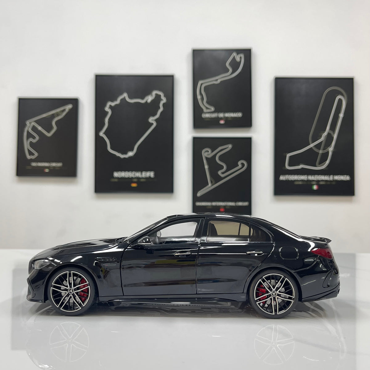 NZG 1/18 Mercedes-AMG C63 S E-Performance, Gloss Black (111200050)