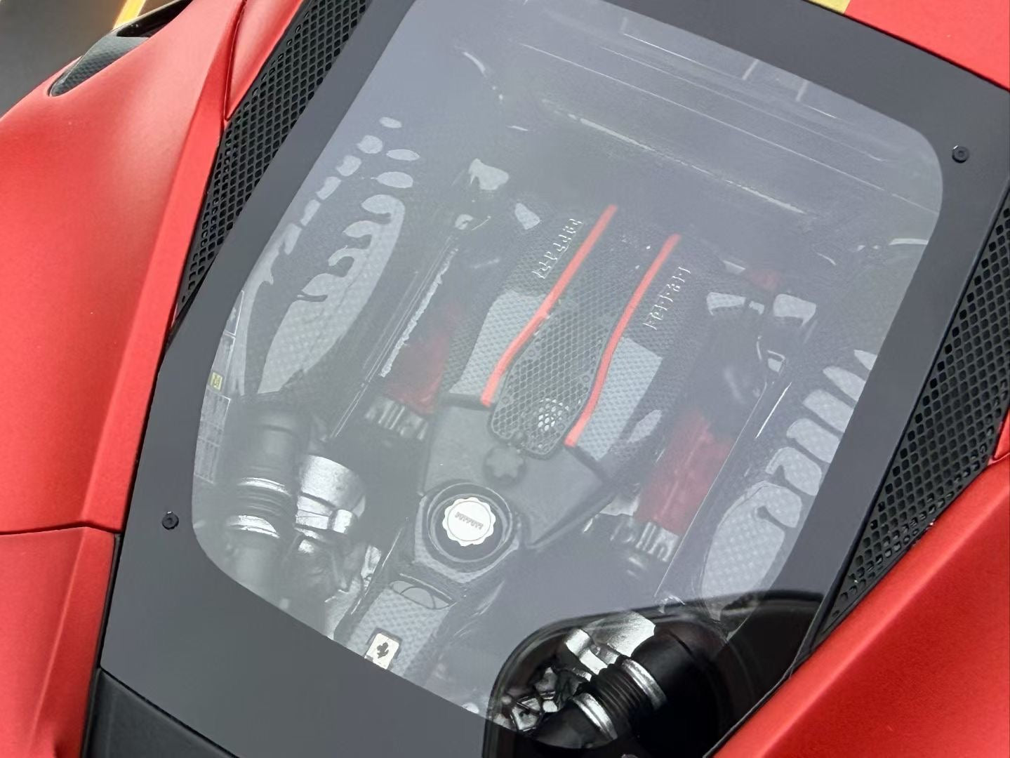 MR 1:18 Ferrari 488 Pista Matt New Rosso Carsa 08/39 DDJ057