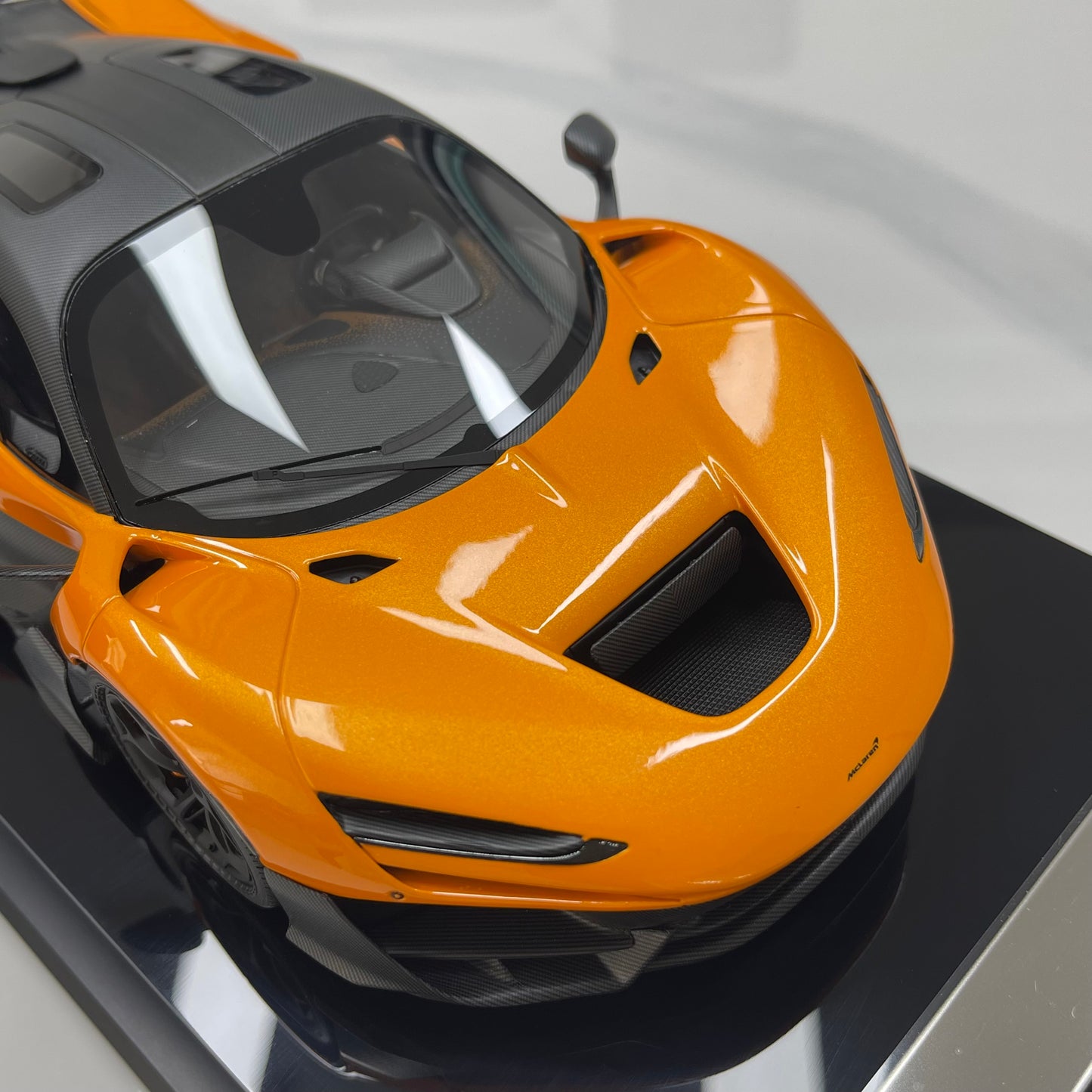 Amalgam 1:18 McLaren W1 (Orange) M6350-SC1