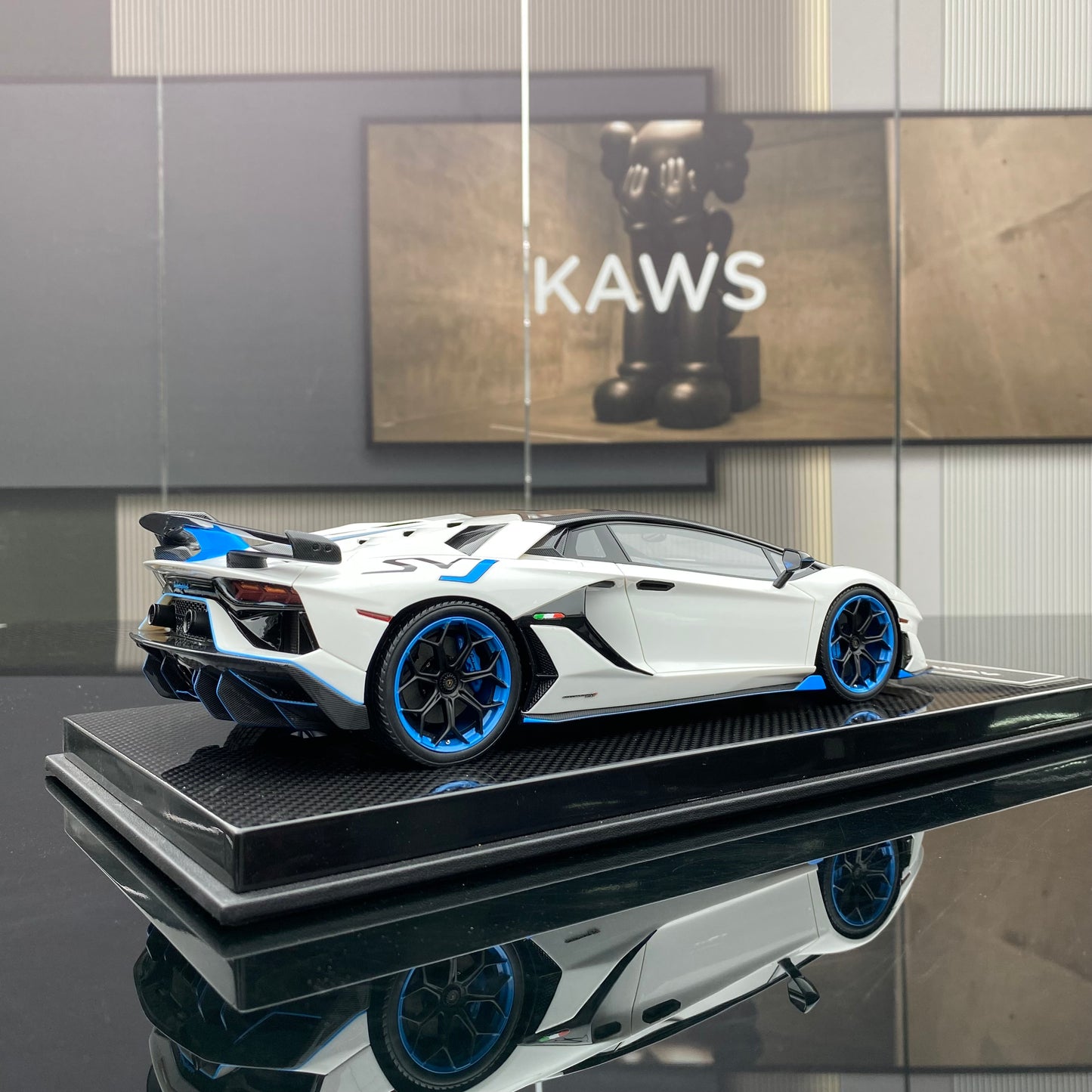 DM 1/18 Lamborghini SVJ Daniel limited edition car model ornament gift
