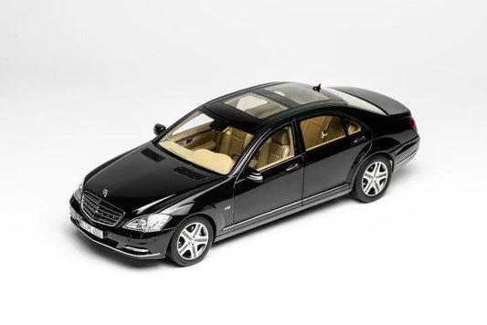 MOTORHELIX 1/18 Mercedes benz S600L AMG W221 alloy car model