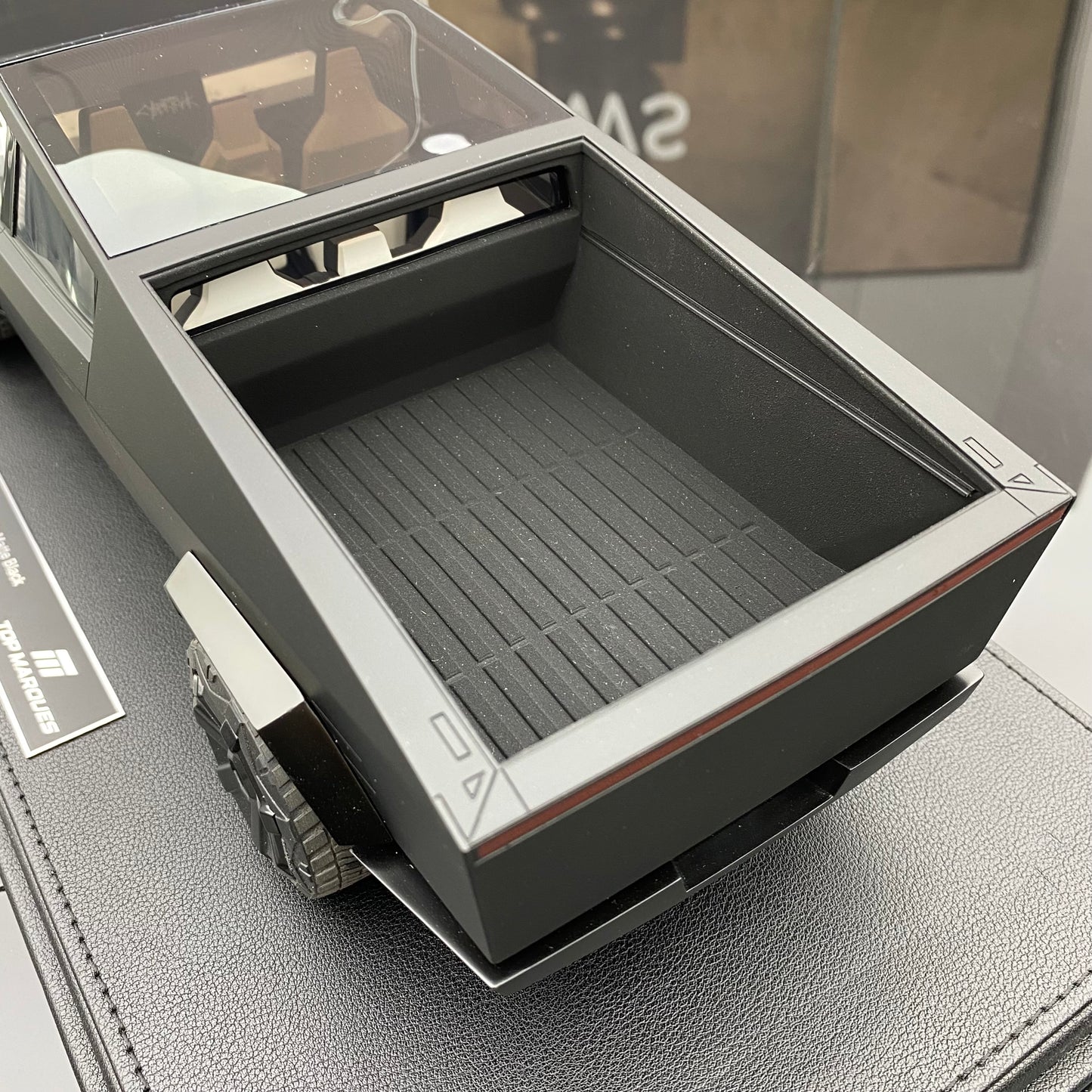 TOP Marques 1:18 Tesla Cybertruck resin car model