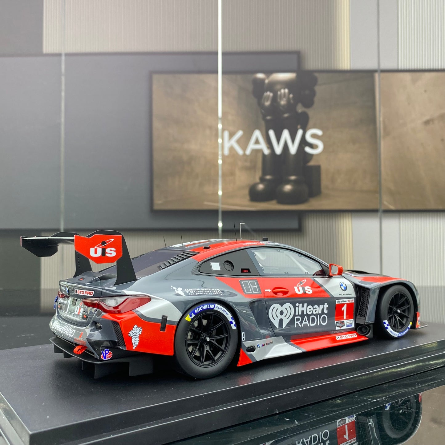 TOPSPEED 1/18 BMW M4 GT3 #1 Paul Miller Racing IMSA 2024 Sebring 12 Hrs Black Gray Red Paint Simulation Car Model