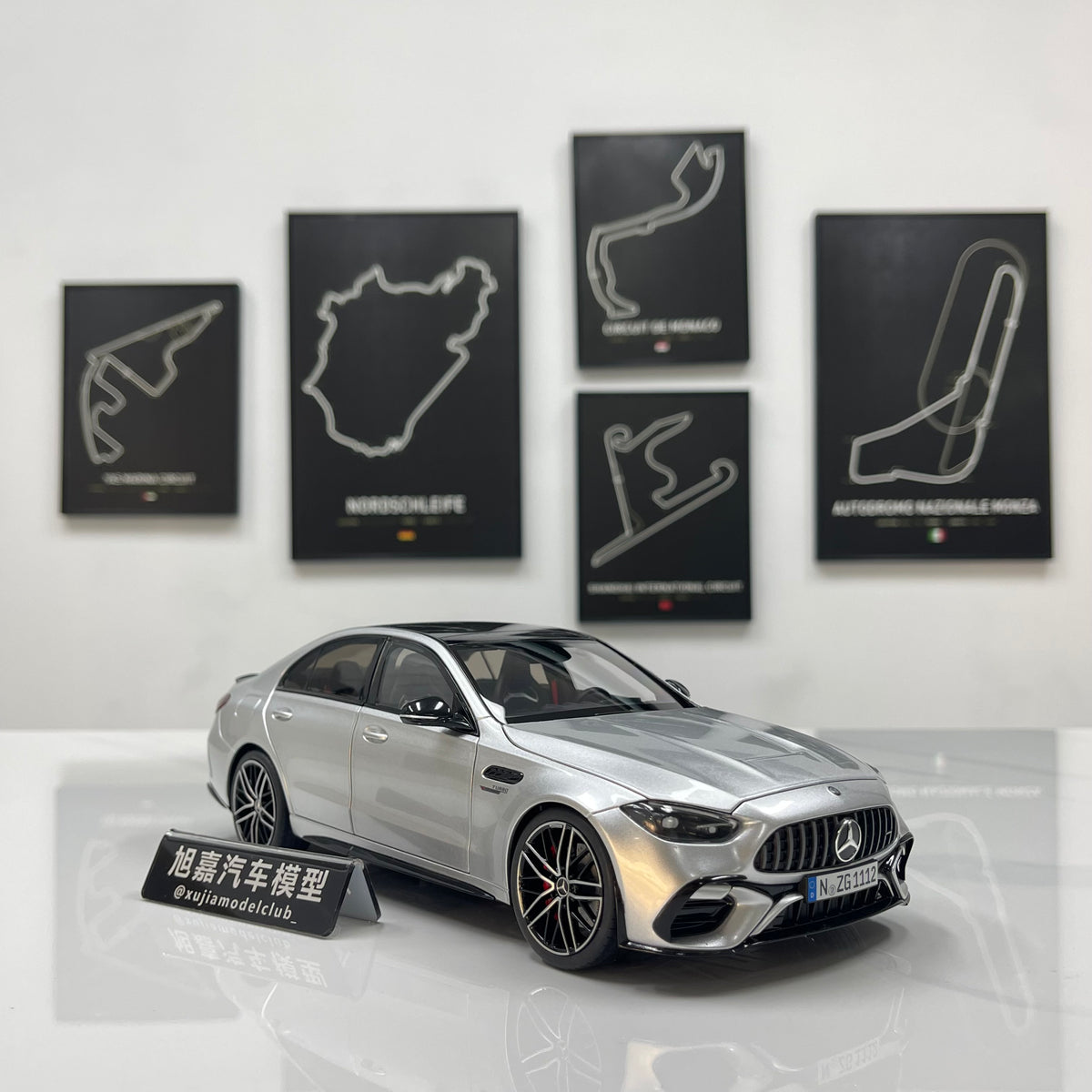 NZG 1/18 Mercedes-AMG C63 S E Performance – Tech Silver (111200055)