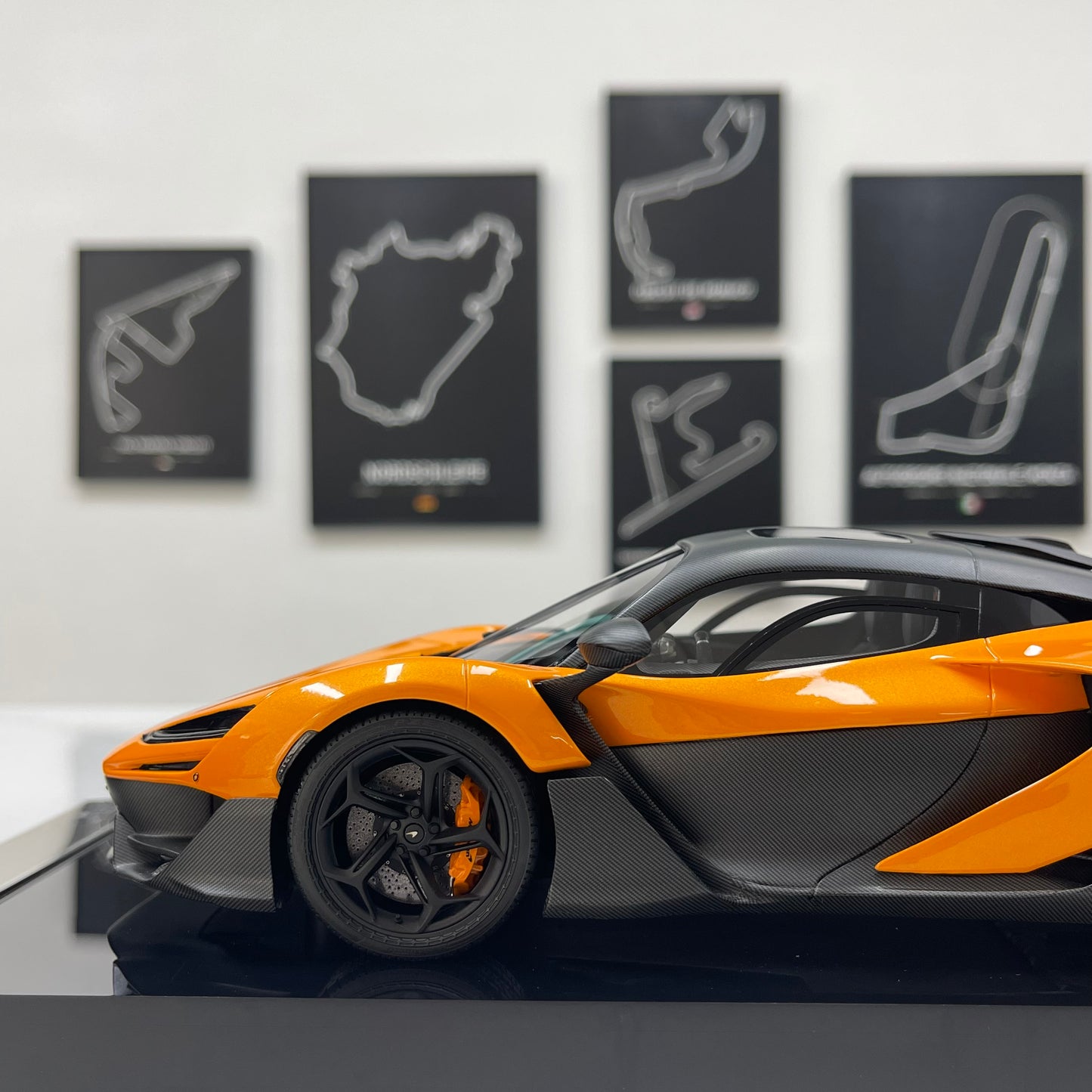 Amalgam 1:18 McLaren W1 (Orange) M6350-SC1