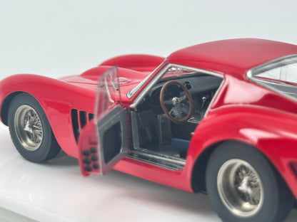 SCM 1/43 Ferrari 250GTO Open Door With Figure Red Simulation Car Model