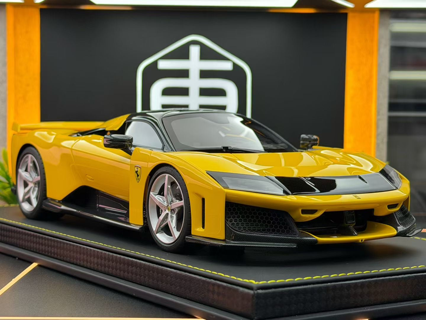 BBR 1:18 Ferrari F80 Giallo Modena 09/10 DDJ092