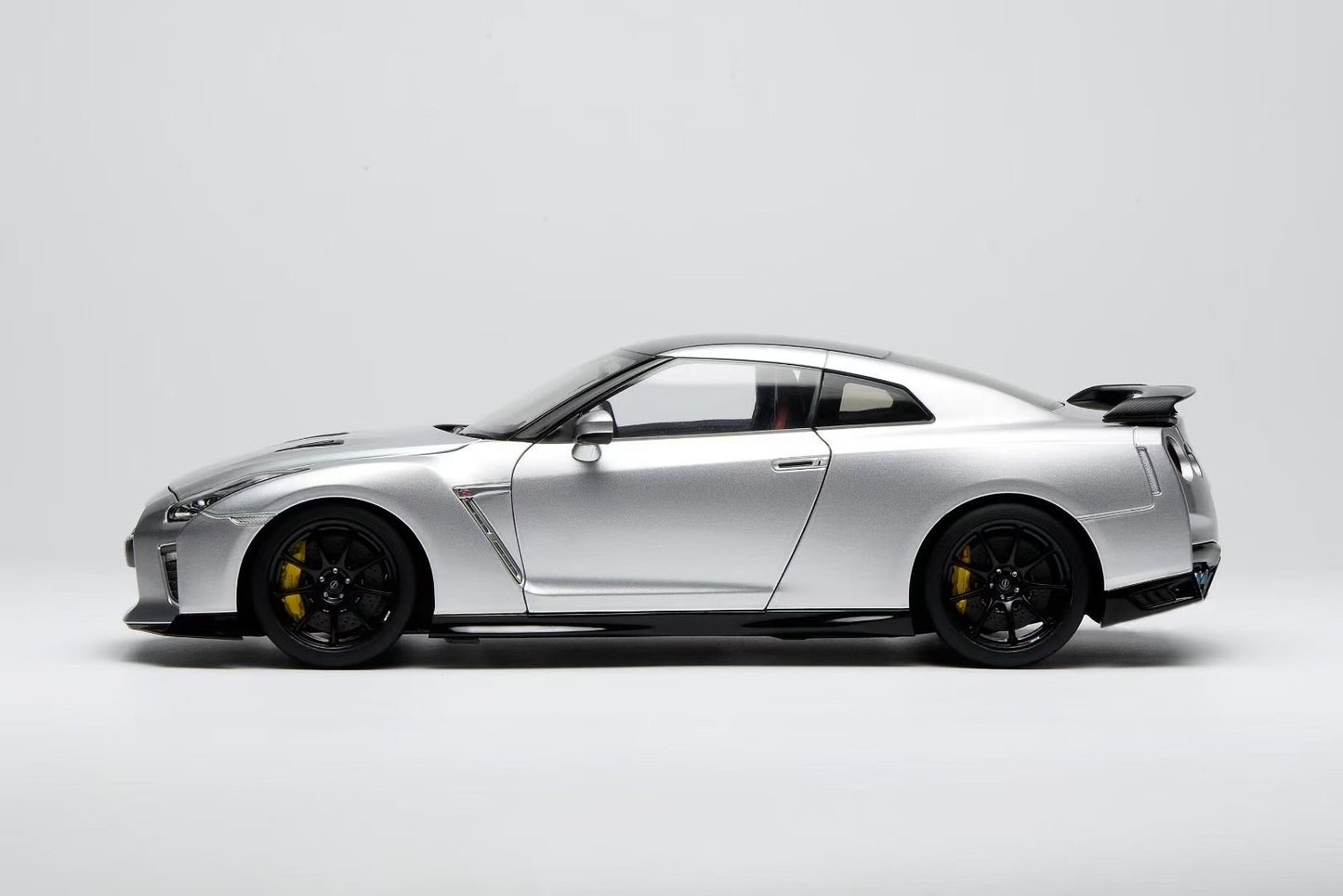 MH 1/18 Nissan GTR R35 Alloy Simulation Car Model