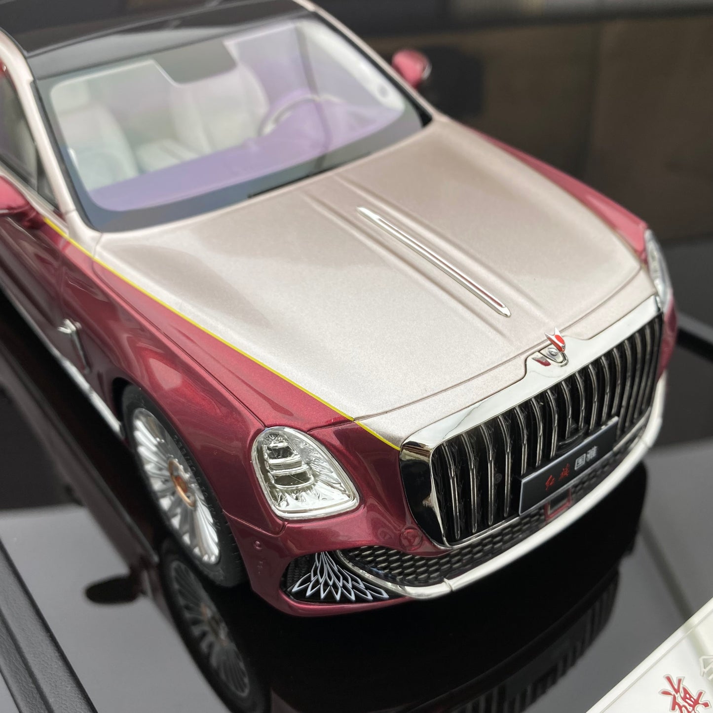 MOTORHELIX 1/18 Hongqi Guoya model limited edition simulation resin car model collection